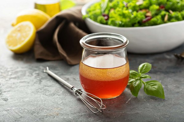 Quelle est la recette d'une vinaigrette maison équilibrée et savoureuse pour salades?